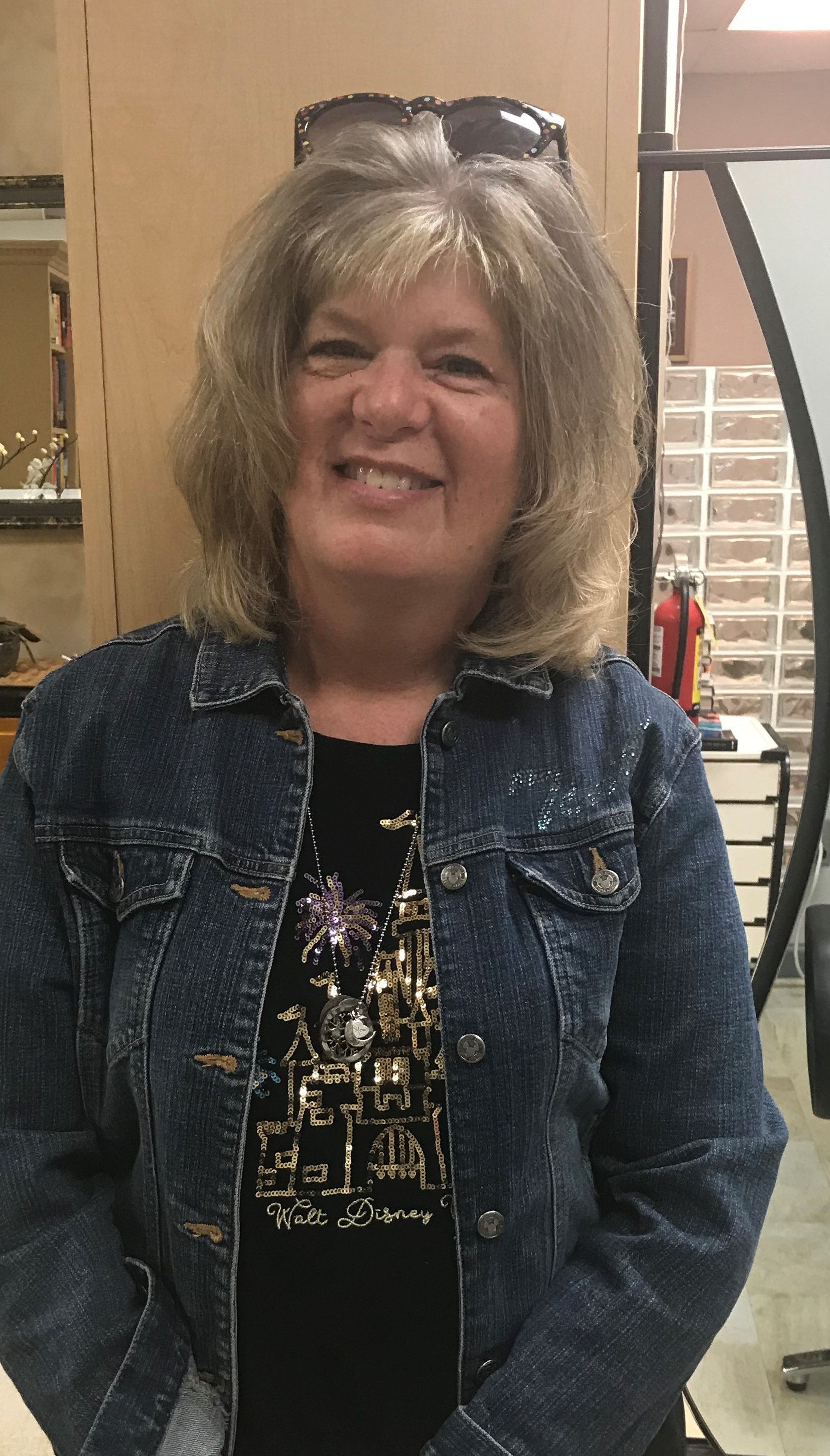Suzanne  Bahr